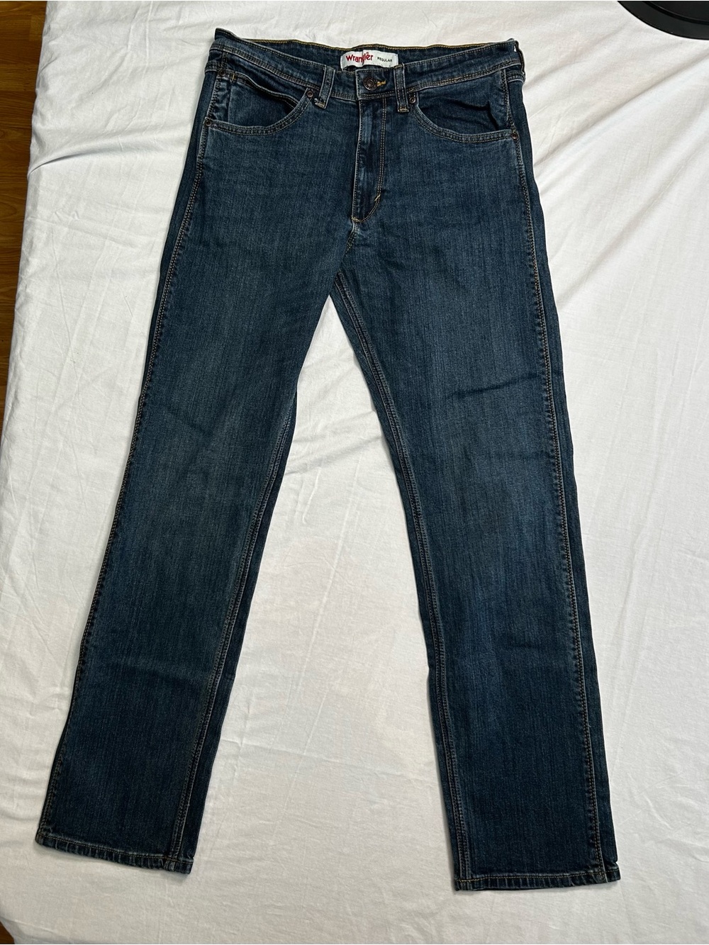 Wrangler 179601 Men’s Regular Fit Straight Leg Jeans 30x32 Dark Wash Stretch